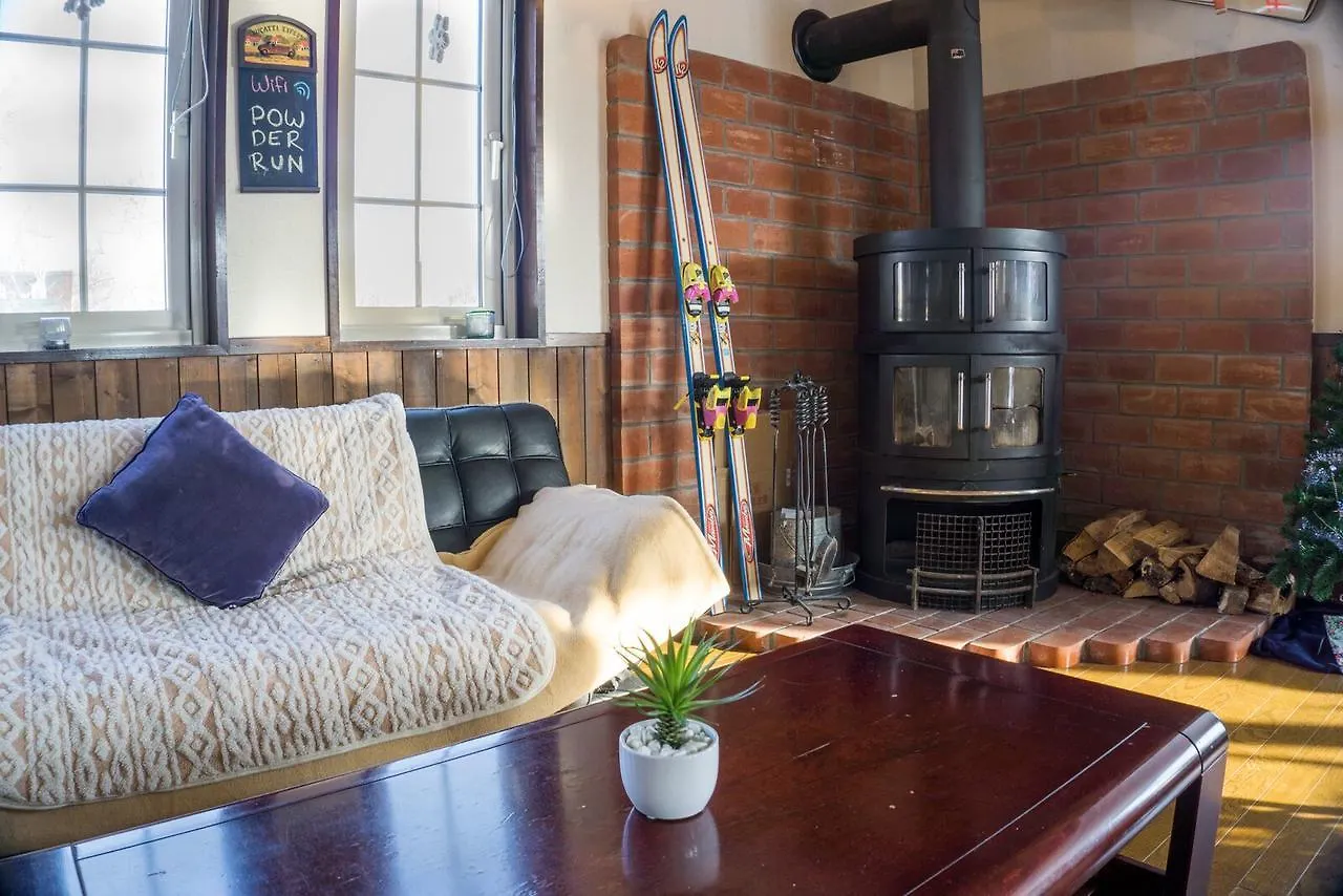 Popcorn Lodge Niseko 2*,  Japon